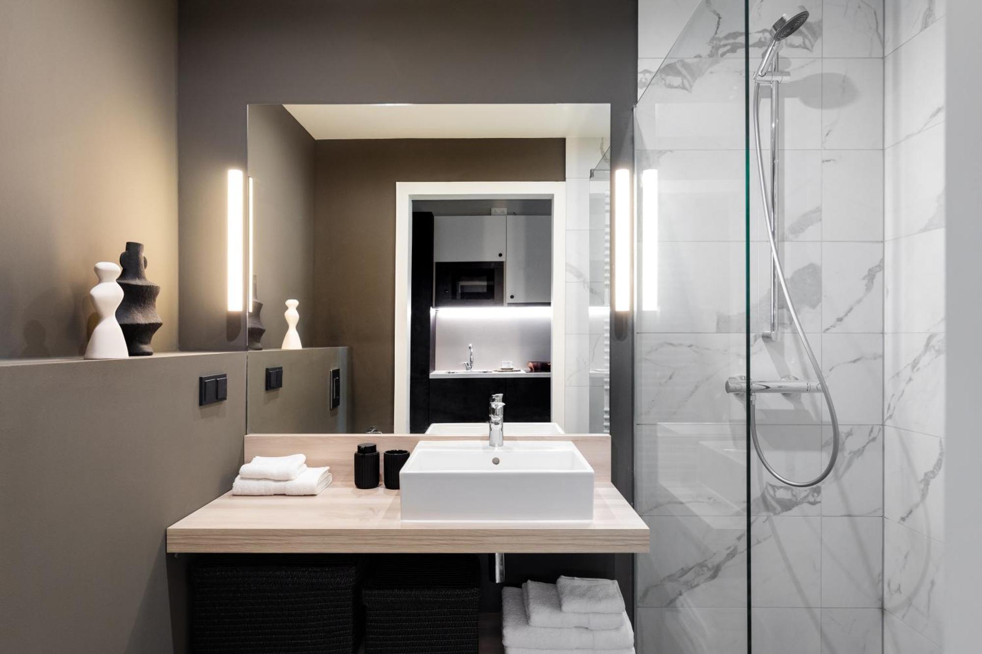 Апарт отель Milestone Krakow Center Urban Living Экстерьер фото